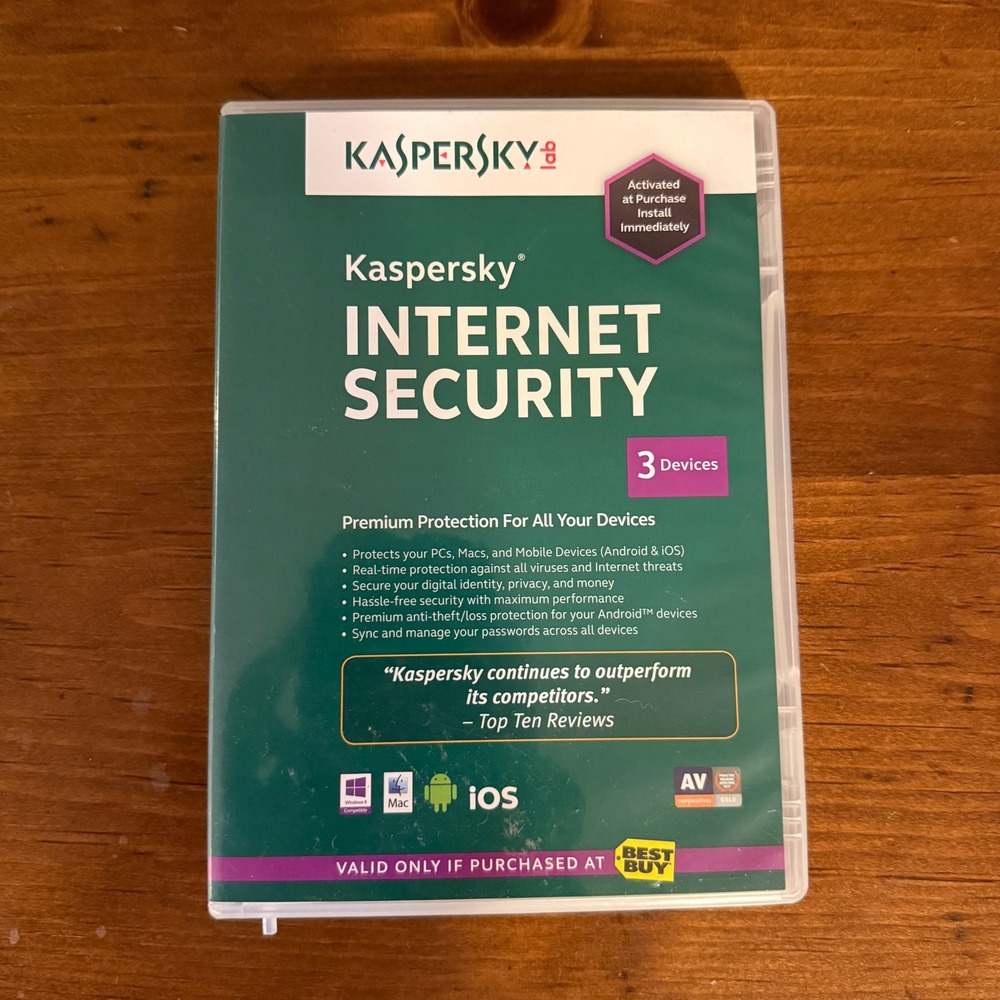 Kaspersky Internet Security 2013 PC Mac 3 Devices Vintage Software 2 Disc